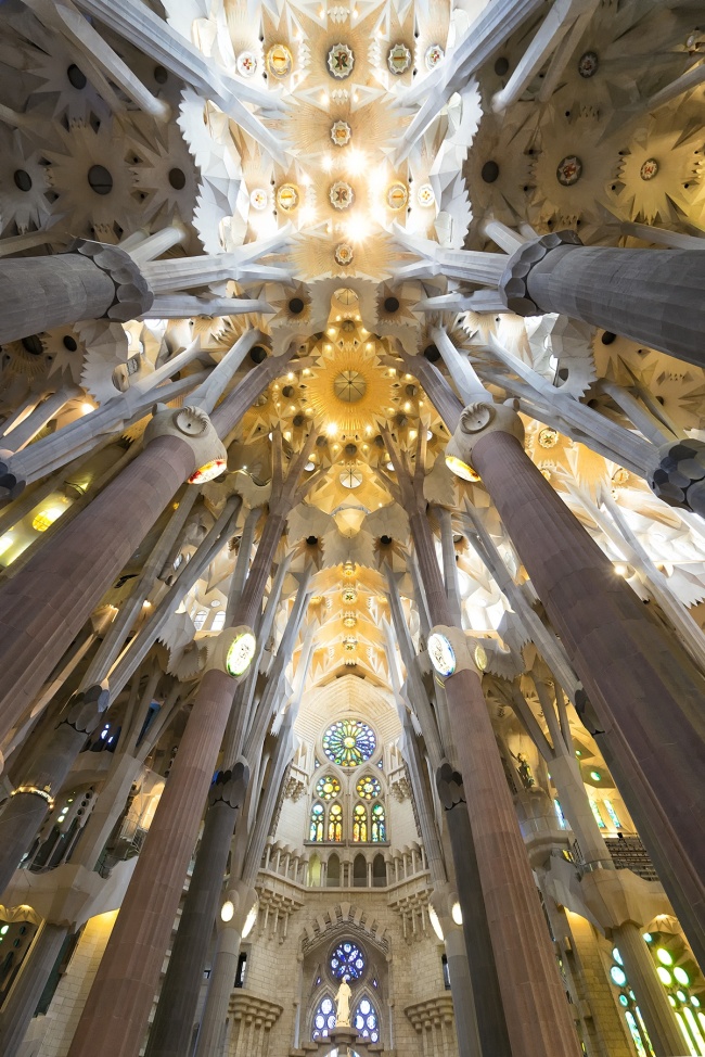 la sagrada familia, Basílica i Temple Expiatori de la Sagrada Família, gaudi, roman catholic church, barcelona, spain, interior, architecture, holy family, Antoni Gaudí,