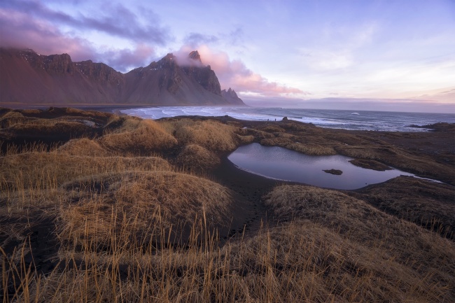 hofn, beach, sunrise, water, black sand, iceland, south east, town, Höfn í Hornafirði, fishing town, mountains, fog, clouds,