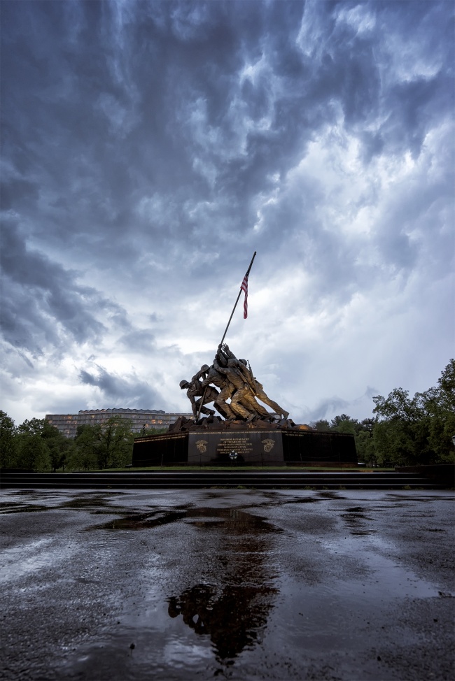 iwo jima, marine corps memorial, arlington virginia, va, tourists, bus, travel, visit, rain, storm clouds, hand held, dramatic, skies, usa, memorial, camera settings, pictures, photoshoot