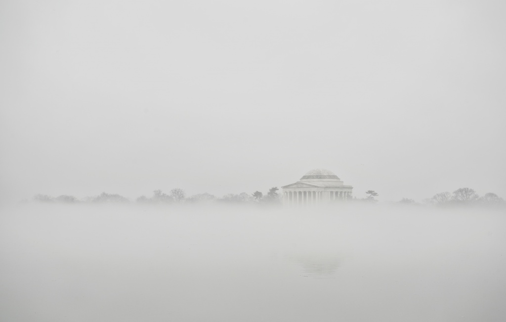 washington dc, fog, weather, tidal basin, jefferson memorial, capital, memorial, cherry blossom trees, kutz bridge, reflection, water, camera settings, east coast, weather, dc