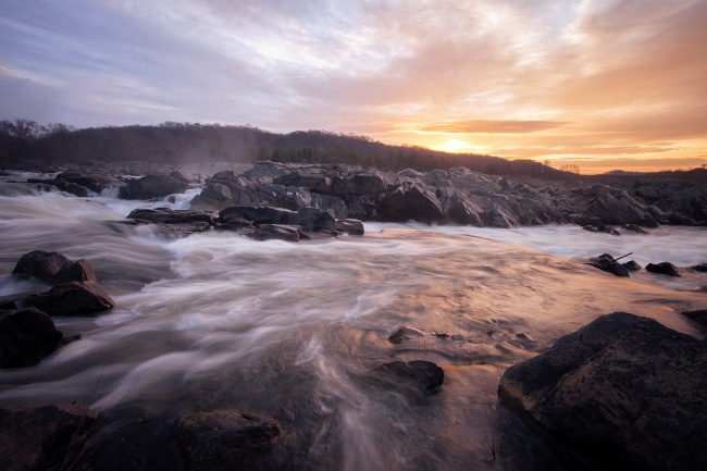 Great falls, great falls park, georgetown pike, fall, autumn, fall foliage, pictures, tripod, camera settings, visit, travel, potomac river, long exposure, nature, landscape, outdoors, hike, rocks,