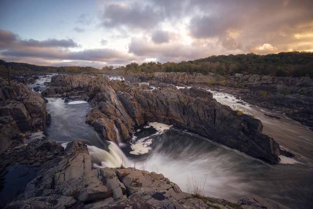 Great Falls Park, Virginia Side, mclean, va, waterfall, falls, billy goat trail, landscape, long exposure, fall foliage, autumn, trees, leaves, change, where to, go to, visit, park, potomac river, fairfax county, patowmack canal, national park, washington dc, road trip