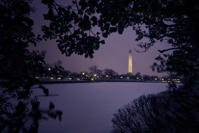 snow, winter, weather, washington dc, washington monument, tidal basin, national mall, cars, light trails, tripod, street lights, city views, east coast, nation's capital, framing, ice, patches, snow hole