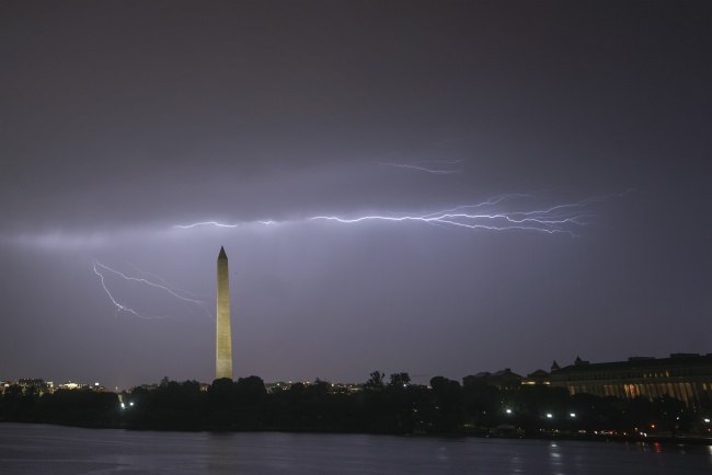 Lightning Strike, washington monument, tidal basin, jefferson memorial, weather, tornado, derecho, wind, rain, washington dc, national mall, evening,