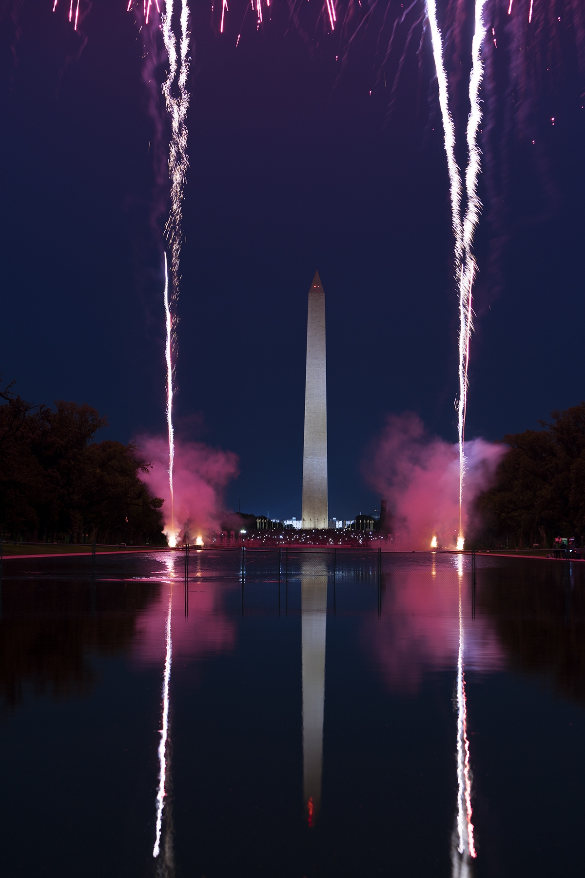 Fireworks, july 4th, independence day, washington dc, reflecting pool, national mall, camera settings, lincoln memorial, night, lights, point of view,