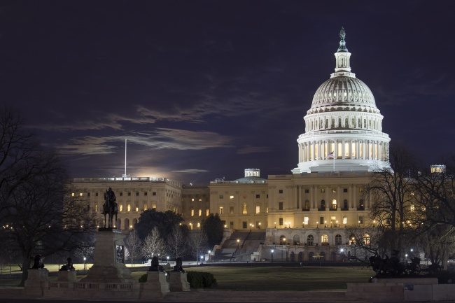 Working from Home, washington dc, freelancer, photographer, tips, how to, us capitol, night photography, full moon, camera settings, blogger, getting work done, productivity tips,
