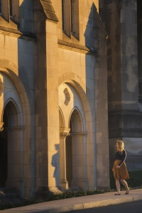 National Cathedral DC, portrait session, warm sunlight, sunset, saint peter, saint paul, episcopal chuch, washington dc, wncathedral, wisconsin ave, architecture,