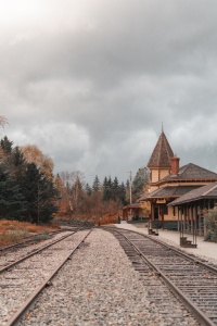 new england, new hampshire, crawford notch, road side, train station, railroad, road trip, fall, autumn, trees