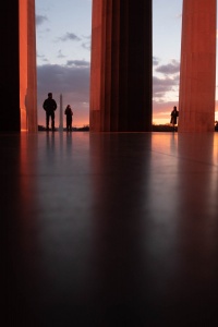 lincoln memorial, washington dc, national mall, sunrise, early morning, lincoln memorial interior, columns, architecture, sihlouttes,